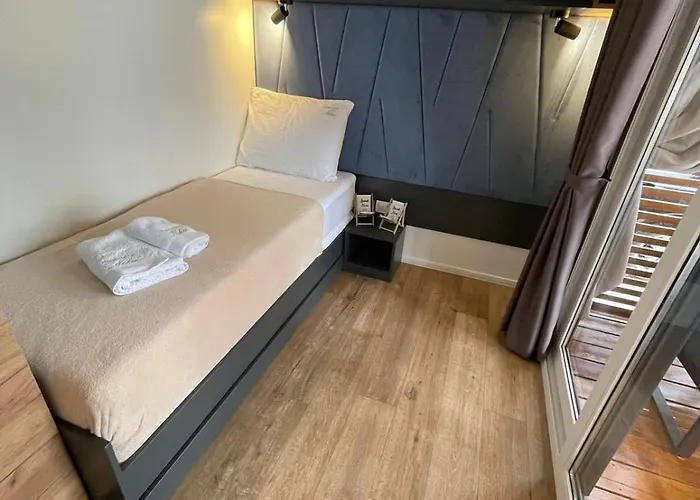 Mobile Nika & Monika *