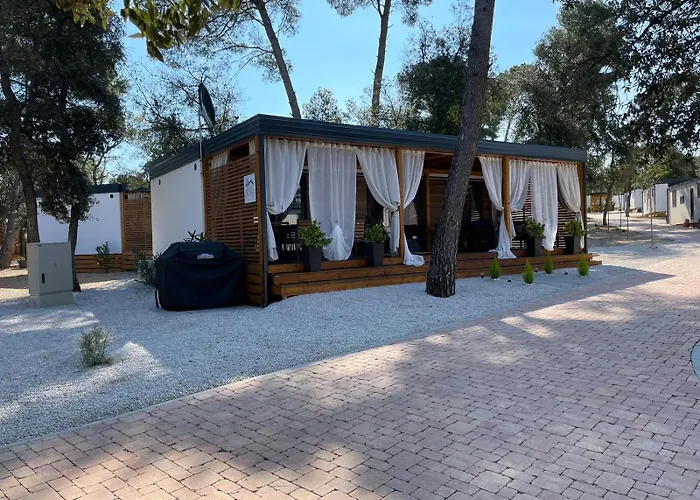 캠프장 Mobile Nika & Monika 비오그라드나모루